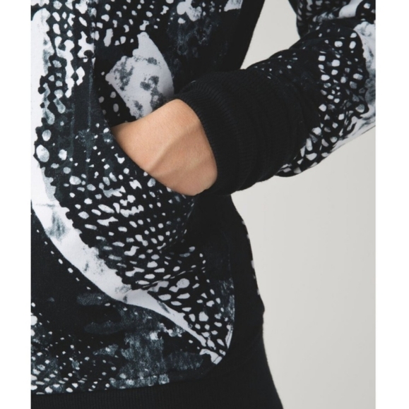 Lululemon Scuba Hoodie III Static Mist White Black / Black, W4IC8S, Size 6 - Picture 6 of 16